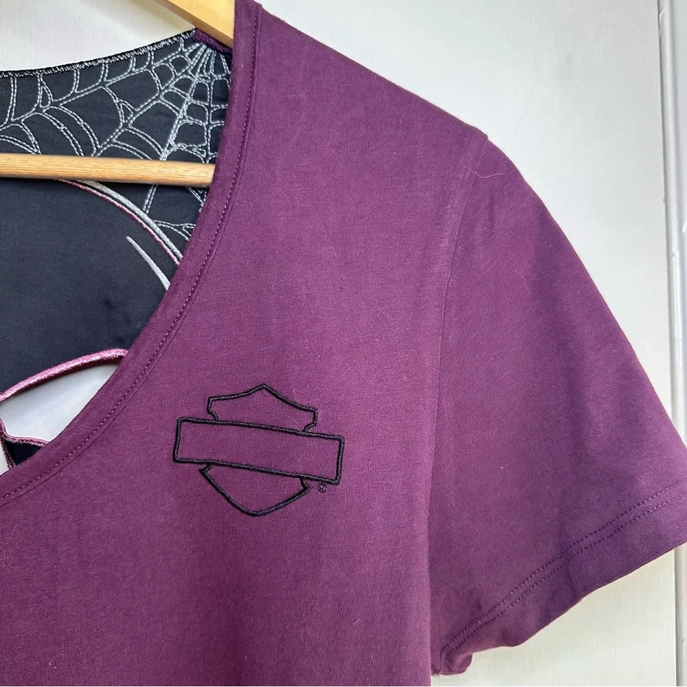 Harley Davidson Women’s V-Neck Skull T-Shirt. Color: Purple. Size: XL. - Picture 2 of 6